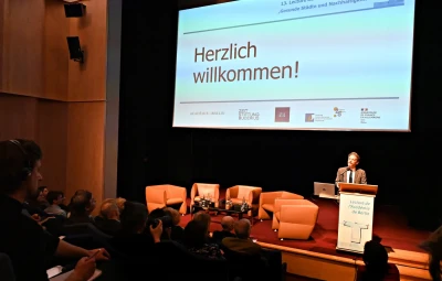 Das Bild zeigt die Begrüßung bei der Lecture 2024.